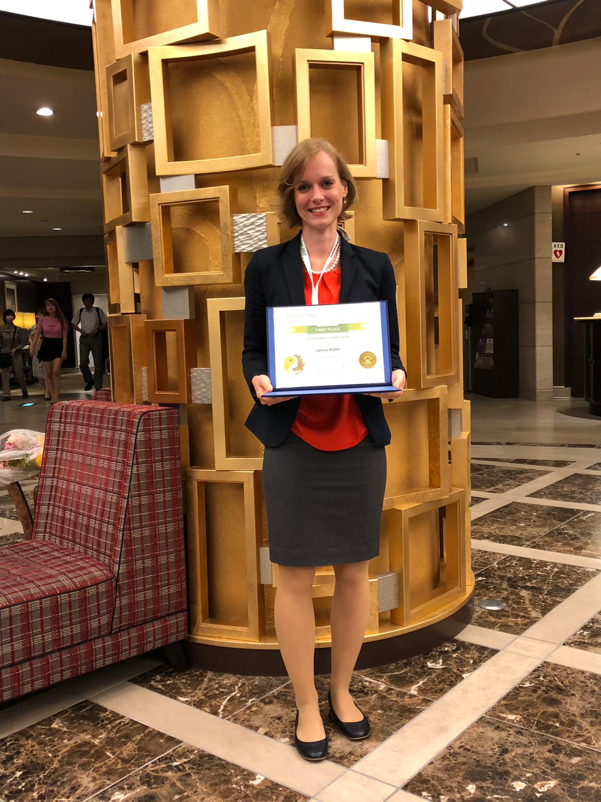 Enlarged view: Janine Keller won the outstanding student paper award at IRMMW-THz 2018